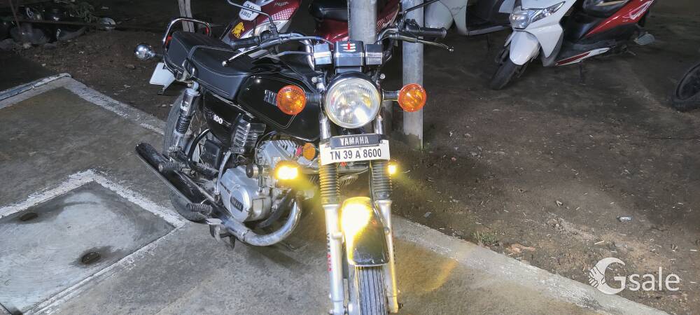 Yamaha RX 100 
