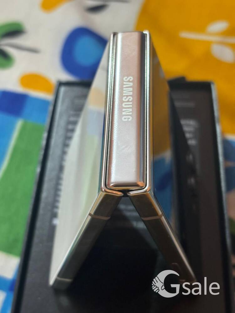 Samsung flip 5 256gb