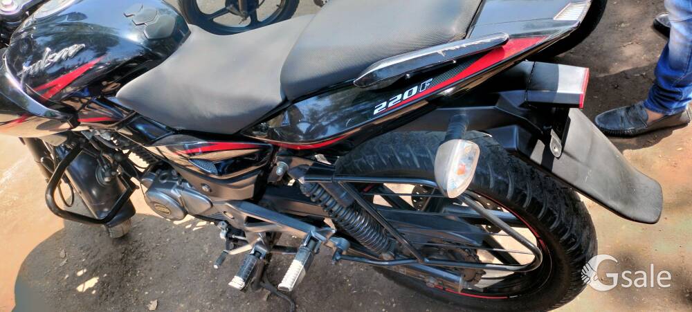 pulsar 220