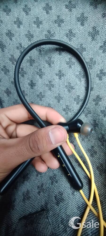 realme colour earphone