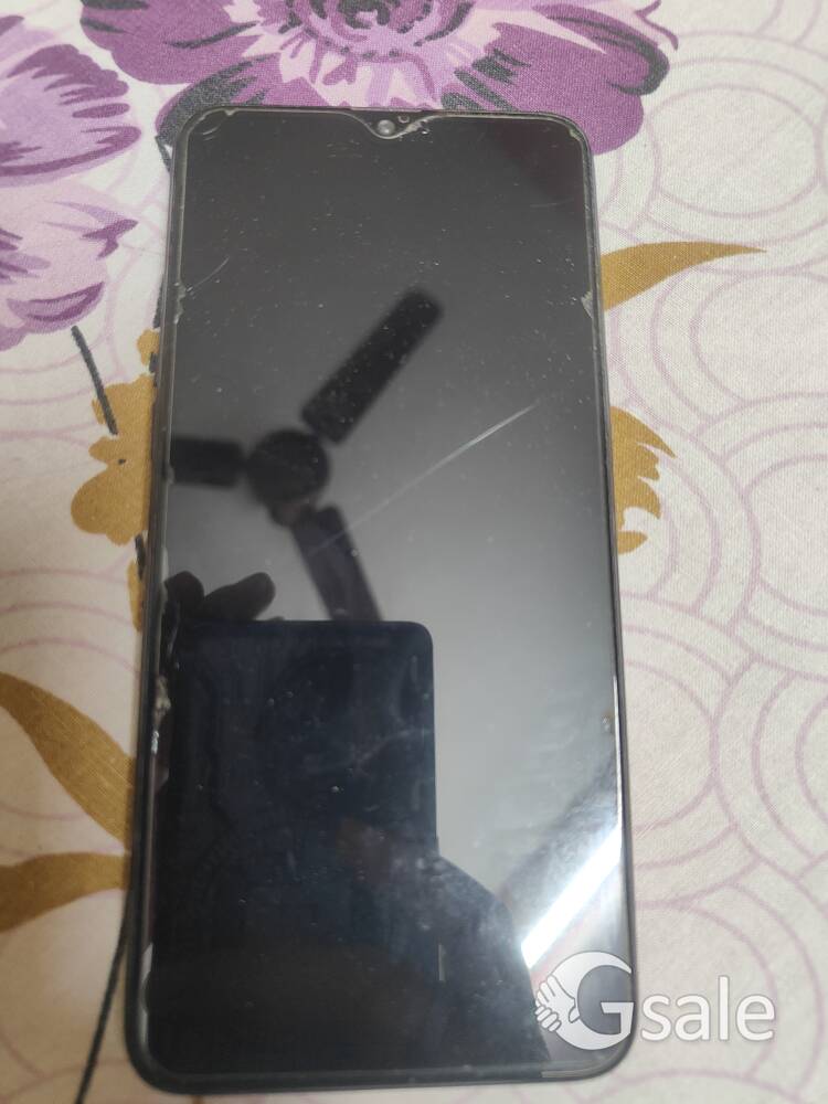 realme 3 pro with 4GB & 64GB storage phone is working fine.