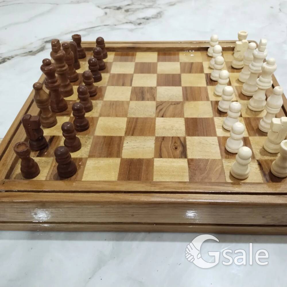 chess board wooden