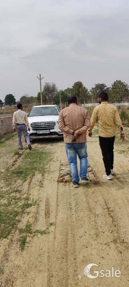 Allahbad jhalva Khelgaon public school ke just lgi hu site plot lene ke liye sampark karen9936736879
