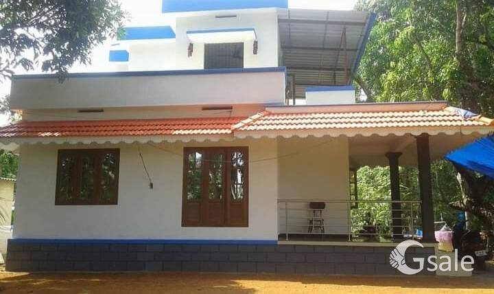 9.05 cent plot with 3bathroom 3bedroom irunilaveed 35lakhs