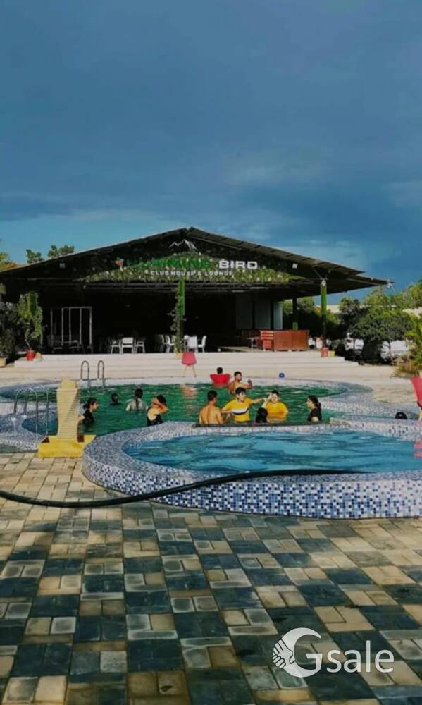 resort stay Family Friends & Couples