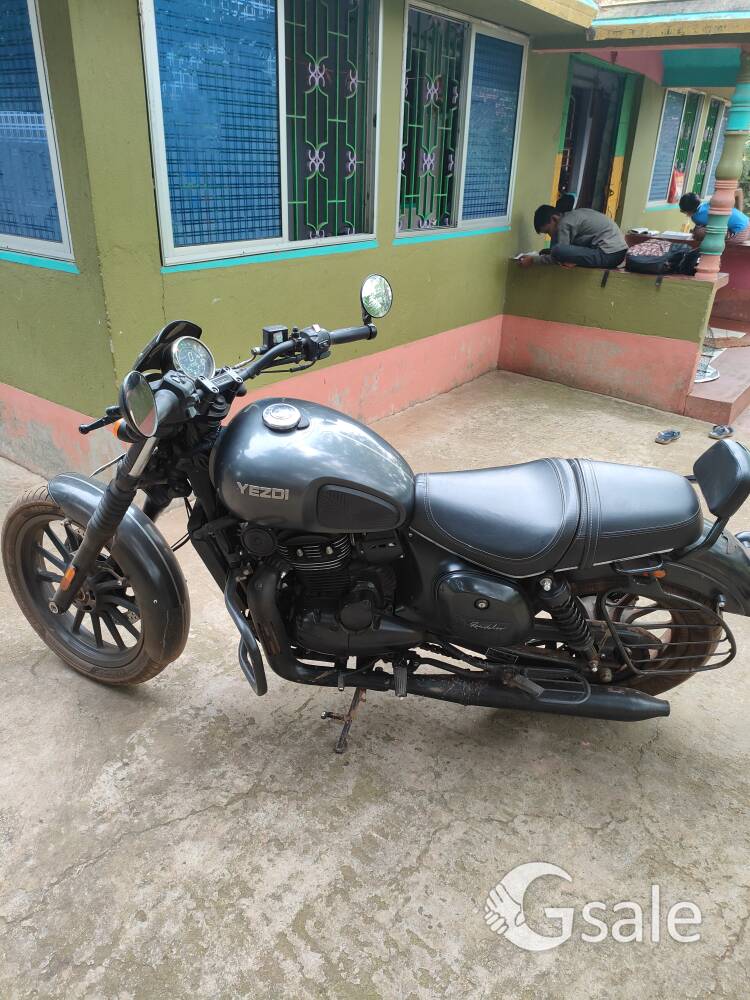 Yezdi Roadster, 6 gears, double silencer,Run- 8102km