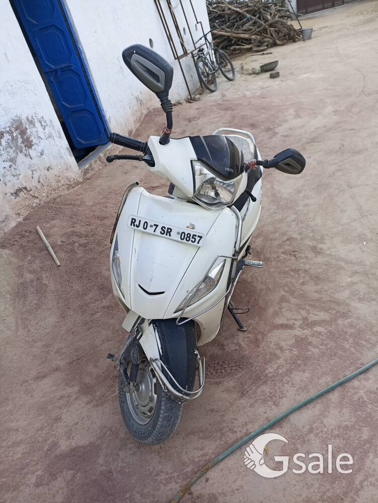 2014 मॉडल हीरो माएस्ट्रो