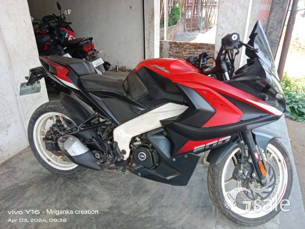 Pulsar Rs200 for sale Tip top condition 