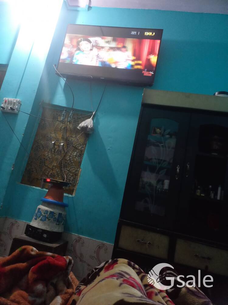57 gaz ka makan 3 manjil bana hoa hai mandir wali gali mai 13 no. gali mai Moradabad uttar pradesh