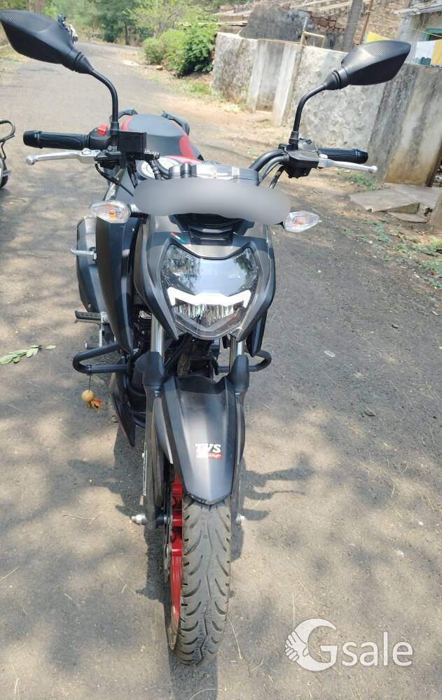 Apache RTR 160 v4
