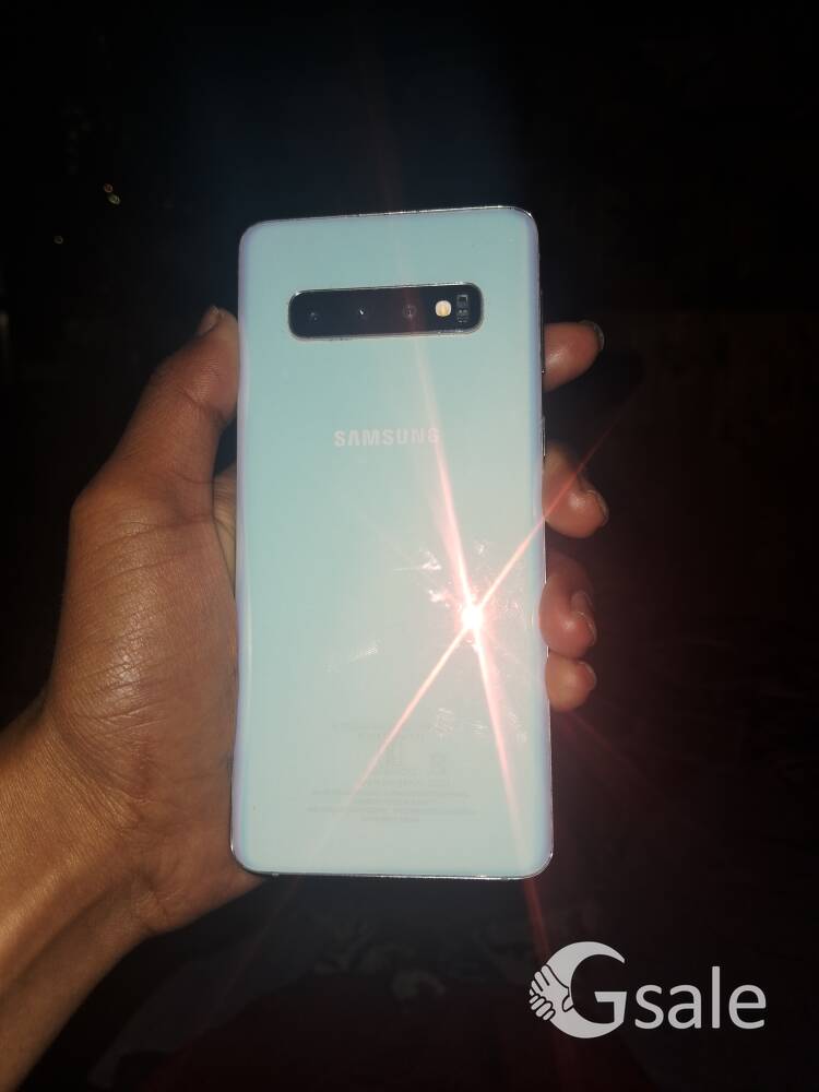 Samsung s10.ram 8 .stores 512