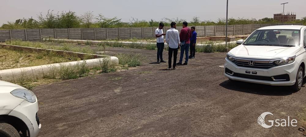 sultanpur road up 32 dhaba ke age plot le Amethi market me bank loan ke sath road se 300 mitar anadr