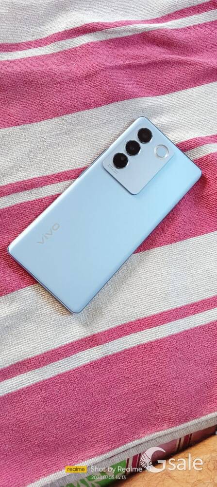 Vivo v 27 pro