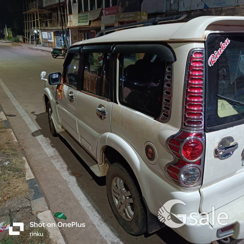  Mahindra scropio