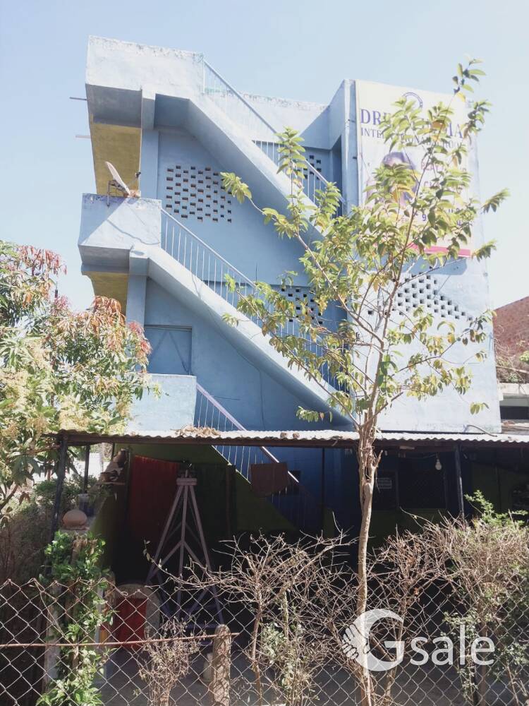  मकान बेचना हैं 