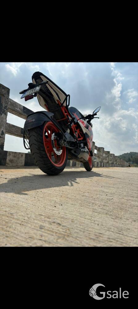selling my KTM rc which is excellent condition 