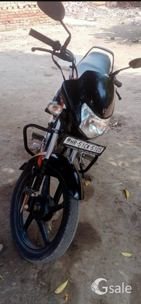 Hero HF deluxe kick start bike A one condition 