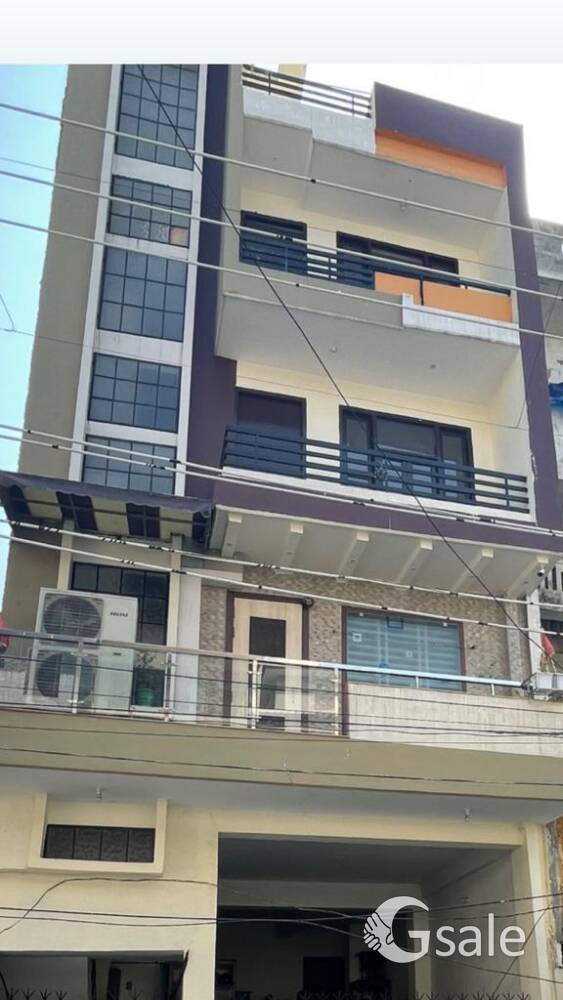 many flats are available 