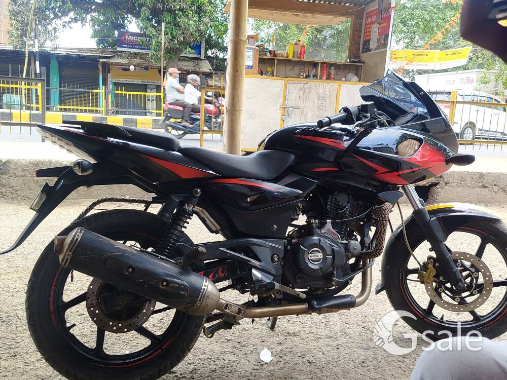 Bajaj Pulsar 220cc