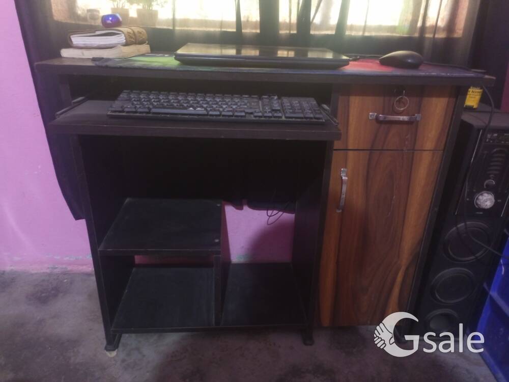 Desktop Table