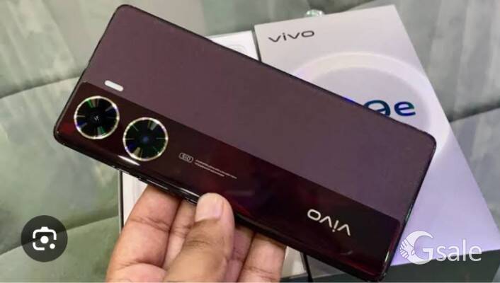 Vivo V29e 5G / 4 MONTH USED 