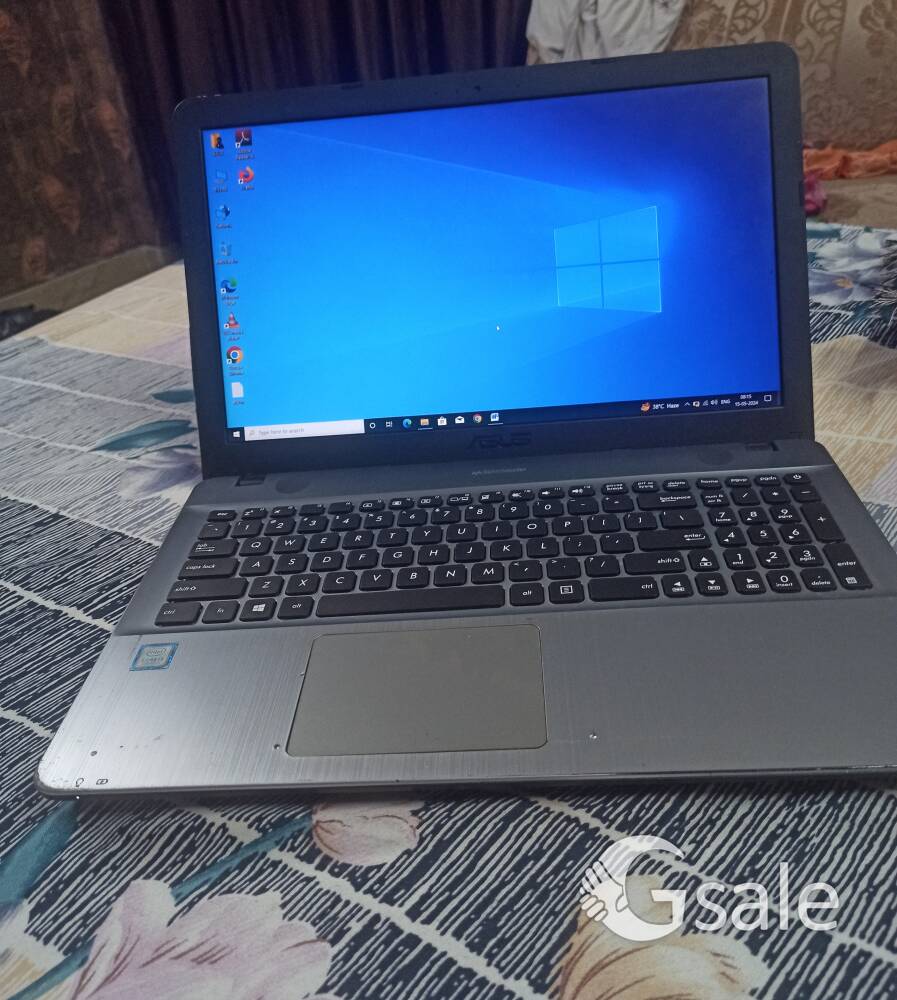ASUS LAPTOP  M:X541UA i3 pros 7Generation1T hdd with  120 gb SSD