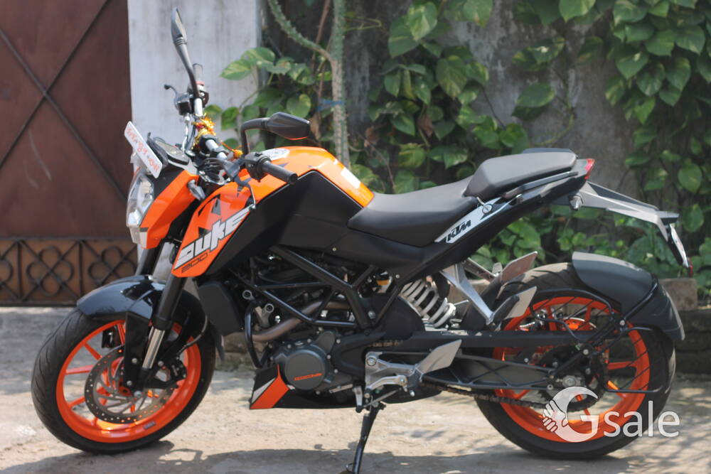 KTM DUKE 200