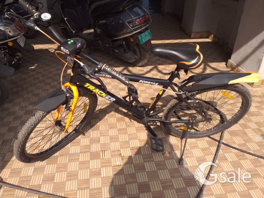 popstar non-geared cycle ,( free with inbuilt light and horn, bottle holder,and bell).