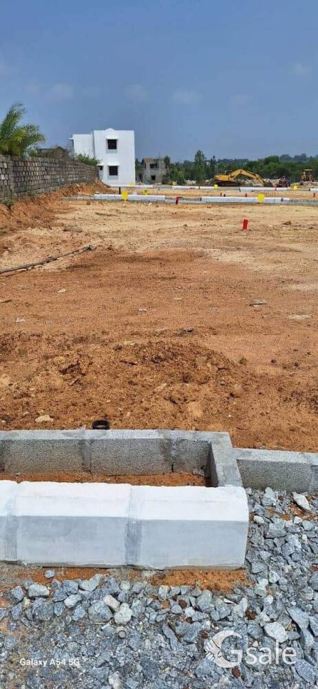 plots available near koppagate jigani..