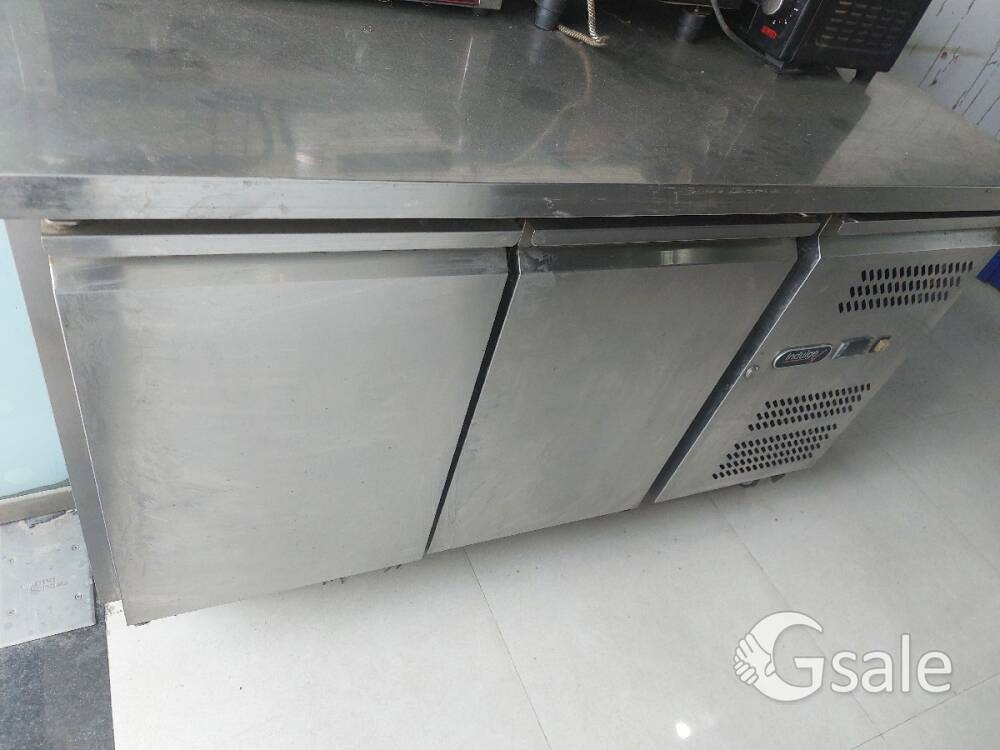 Commercial fridge 