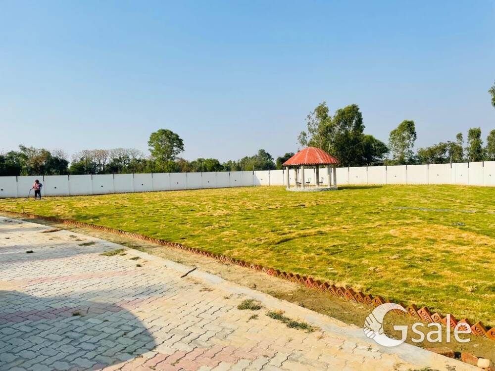 लखनऊ स्मार्ट सिटी मे प्लॉट ले तीन लाख पन्द्रह हजार मे [900sqft] 30*30 सम्पर्क सूत्र 9369007754