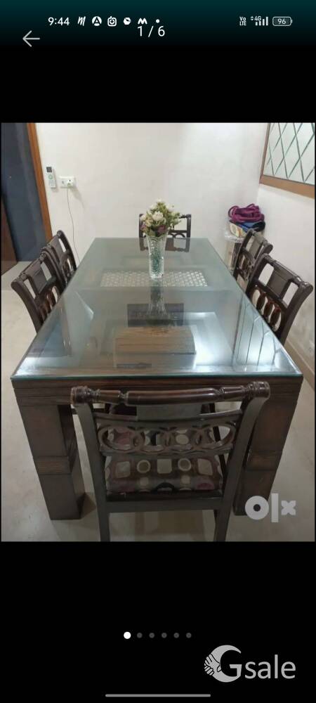 Dining table 