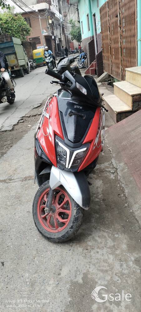 TVs Ntorq 2022 model Race xp 12800 km done