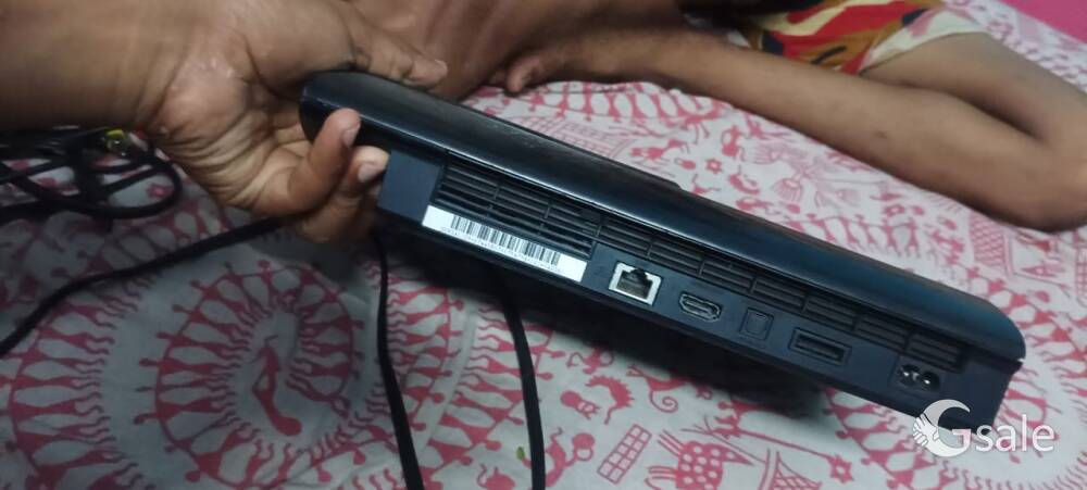 PLAY STATION 3 SUPER SLIM MODEL 