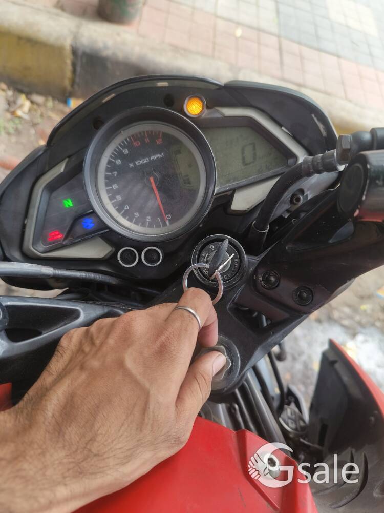 ns 200 black colour