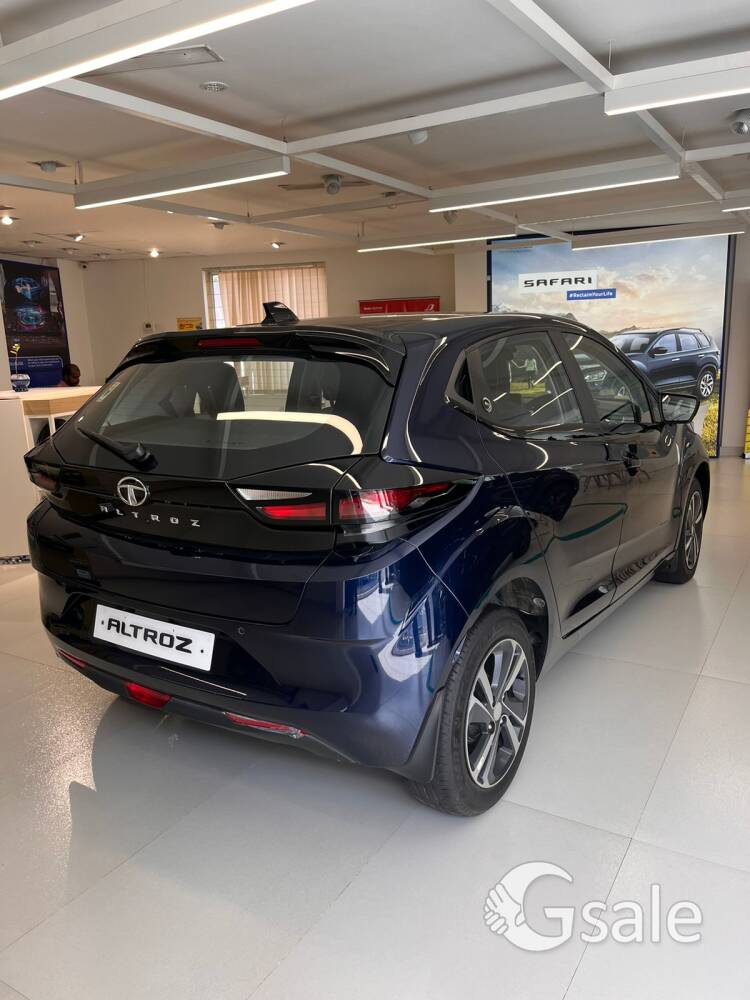 tata altroz year back car, mid variant 