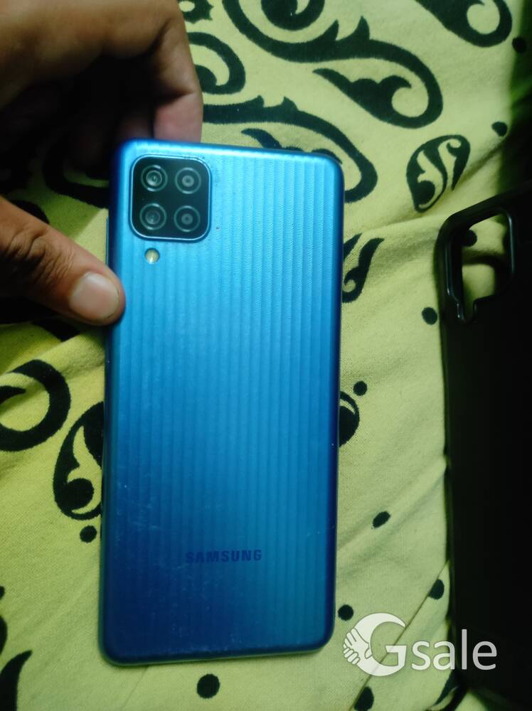 Samsung m12