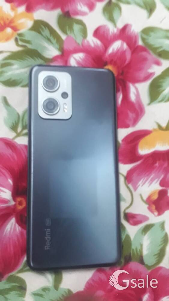 neat condition phone only 6 months old 