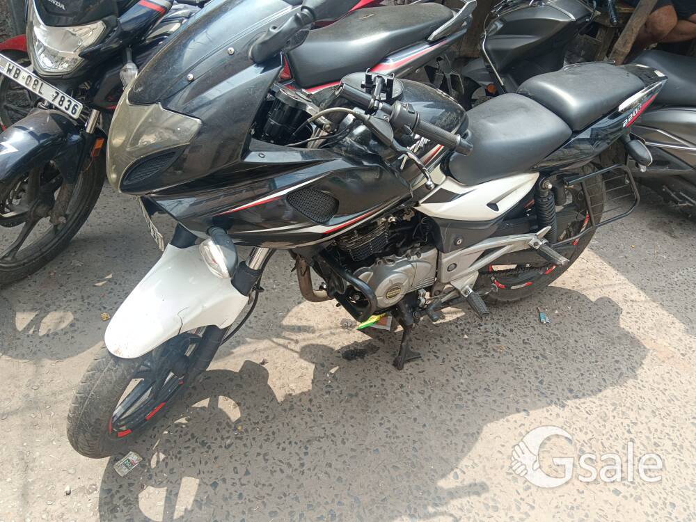 pulsar 220