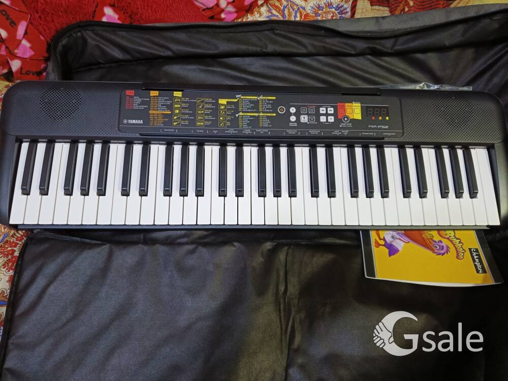 Yamaha PSR-F52 PIANO 