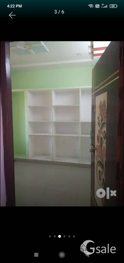 2 bed rooms, 1bath room, parking available for 2cars  