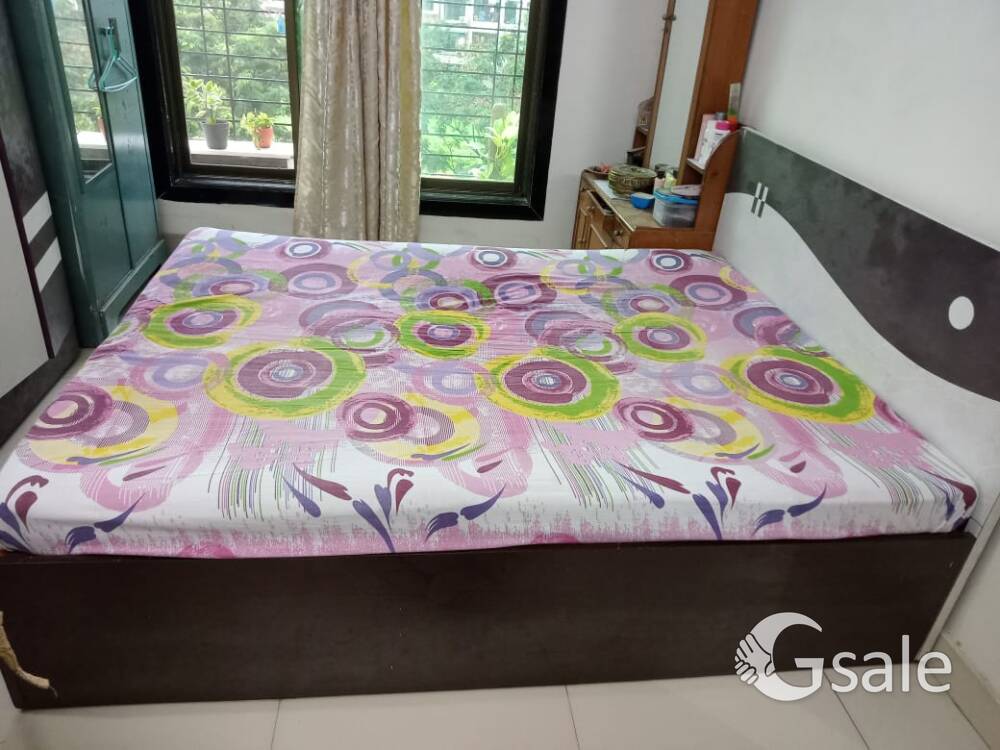 Wooden Queen size Double bed with mattress 