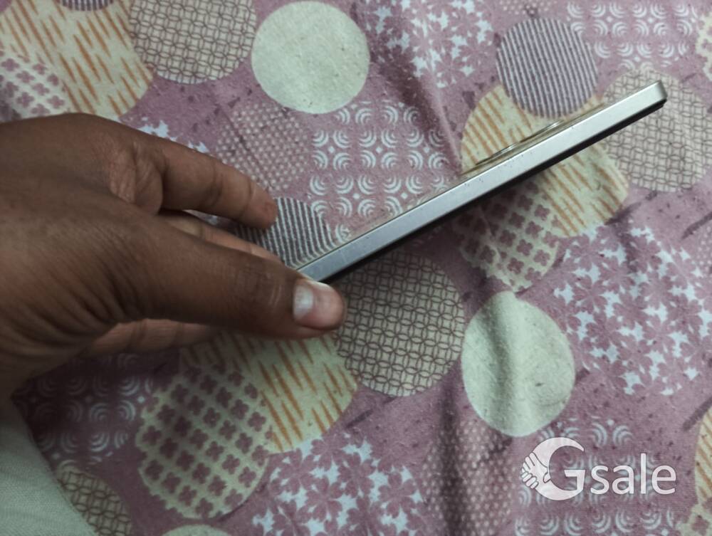 Vivo y36 neat condition 