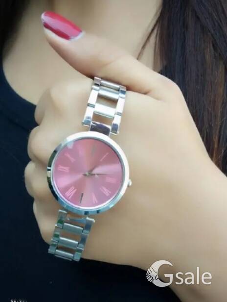 Attractive Pink dial steel strap analog watch for womens