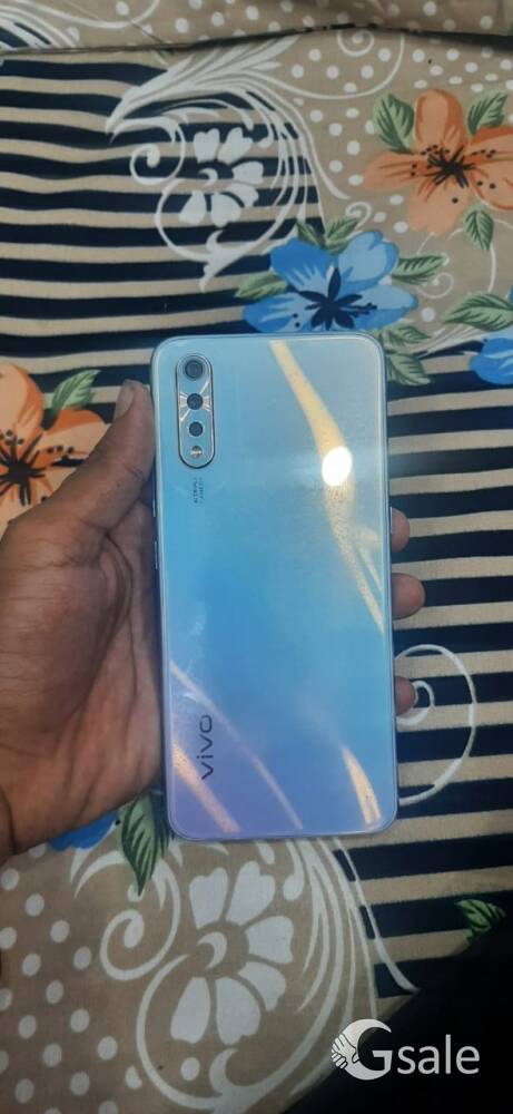 Vivo s1 4gb ram 128 storage 
