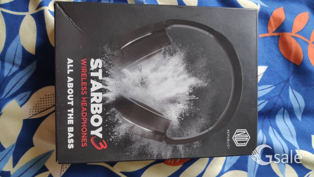 Brand new Bluetooth headphones and 2 OTG 64GB SanDisk pendrive with 1 free Chroma bluetooth headphon
