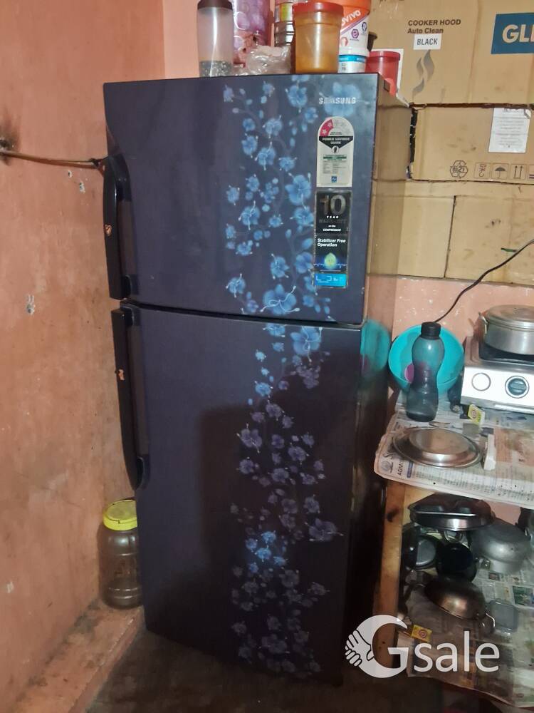 LG Double door fridge380Litars pacetiy 2 Years olde1 tach no Problem. Fast cooling.