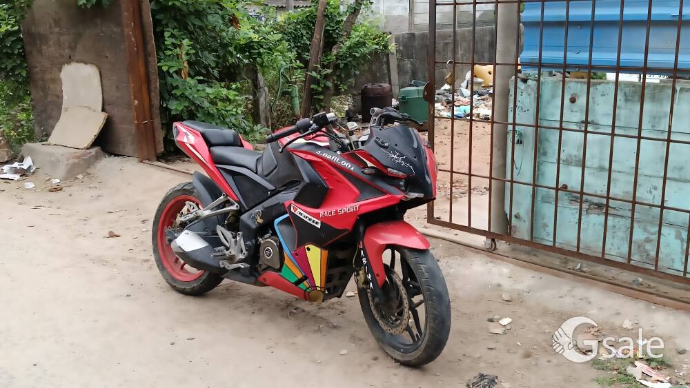 Bajaj Pulsar 200