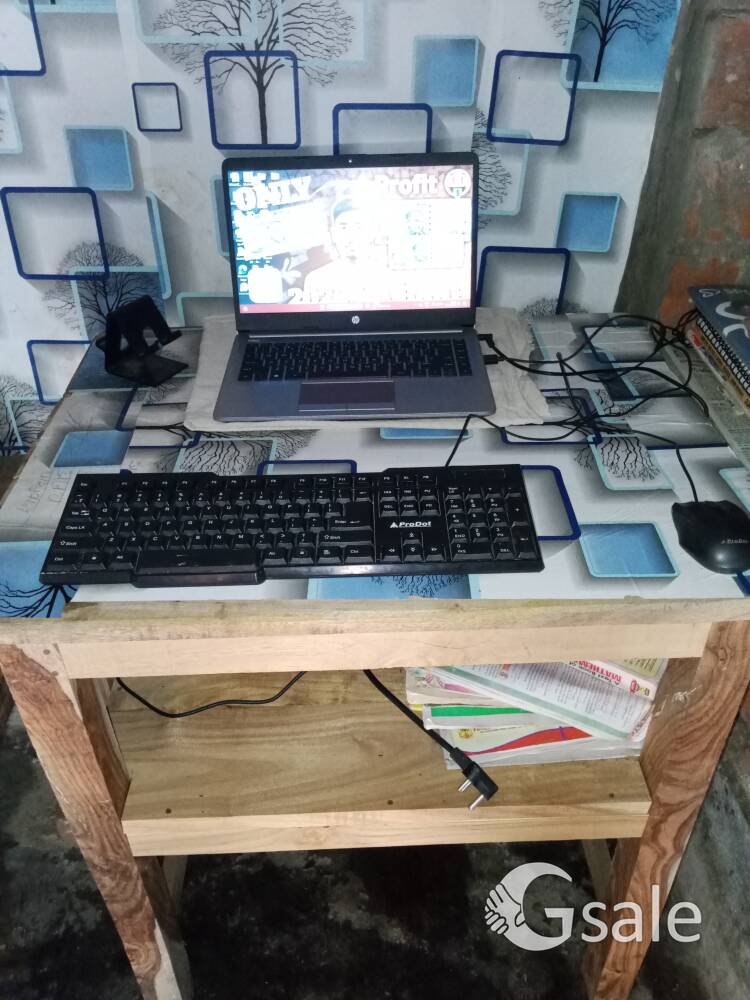 HP G9 AMD Ryzen 3 dul core good condition.