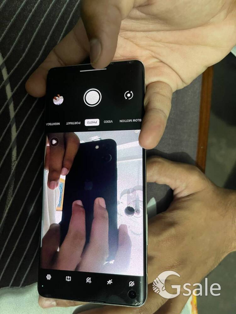 ONE PLUS 8 12 256 GB WITH ORIGINAL CHARGER AND BILL BOX 
